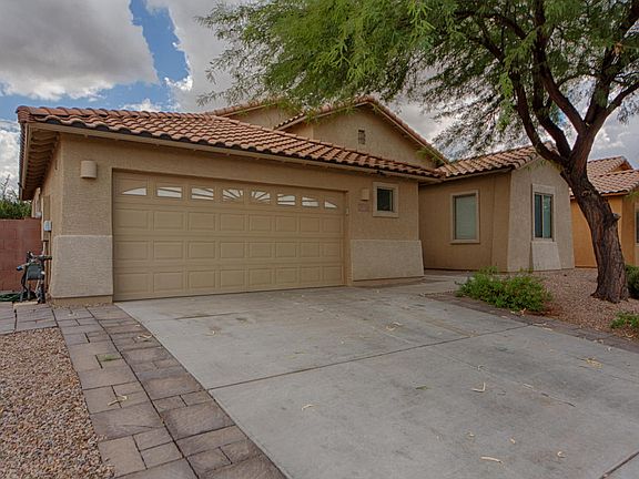 3rd image of 466 N Old Camp Ln
