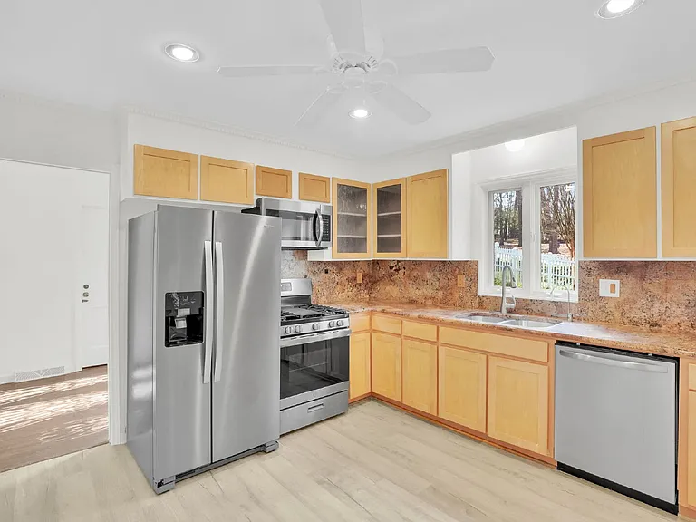408 Wilby Dr — Photo 13