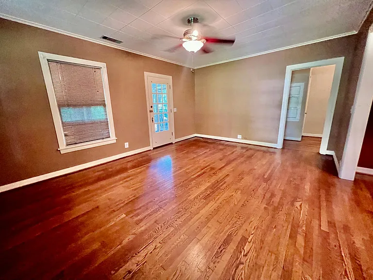 531 S Dallas Ave — Photo 6