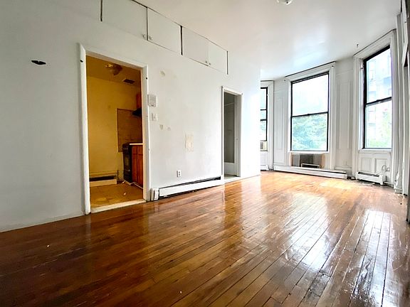 4th image of 513 W 173rd St #A2
