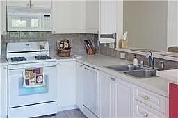 5th image of 40 Stone Creek Pl