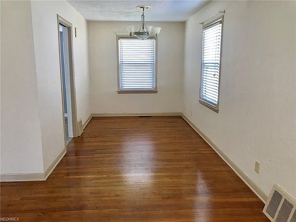 5th image of 3150 8th St