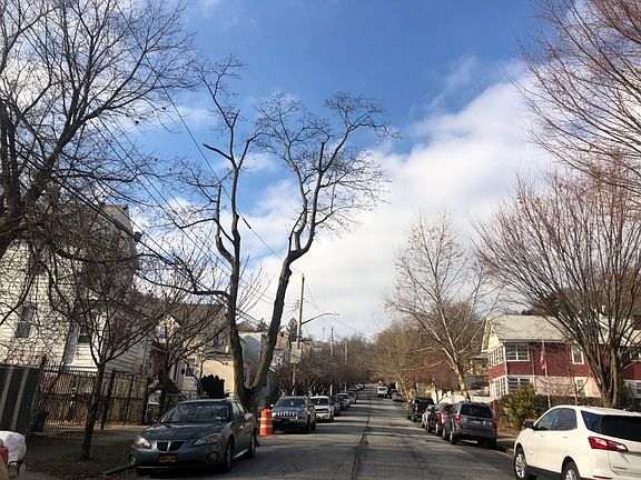 5th image of 28 Pleasant Valley Ave