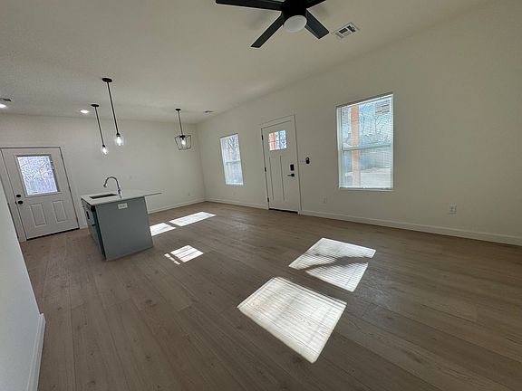 5th image of 2733 E Admiral Ct