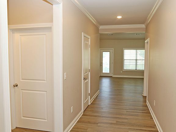 5th image of 117 Amick Way