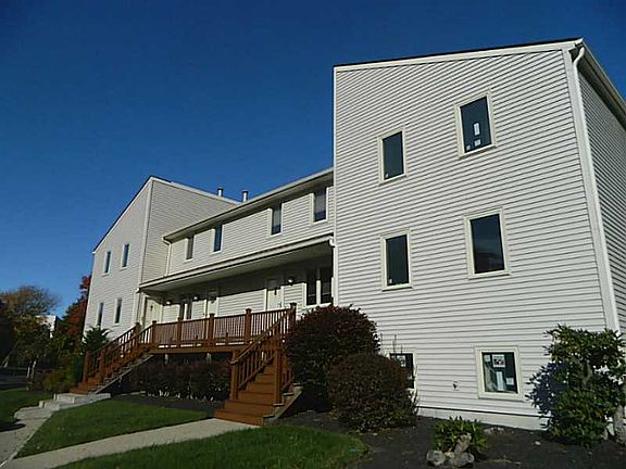 2nd image of 660 Point Judith Rd APT D3