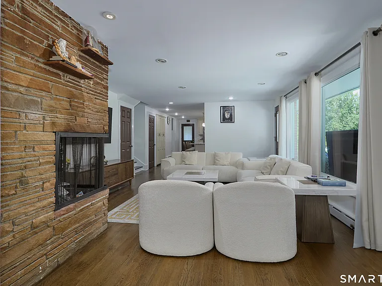 1374 Huntington Tpke — Photo 22