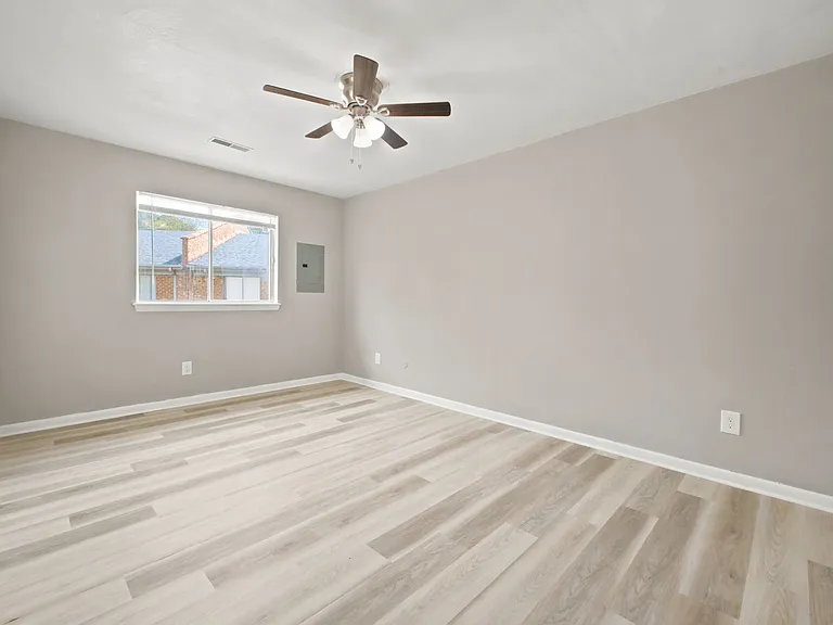 5385 E Princess Anne Rd — Photo 13