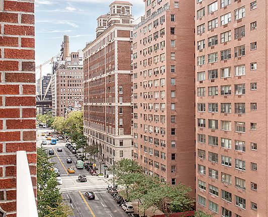 5th image of 50 Sutton Pl S APT 11F