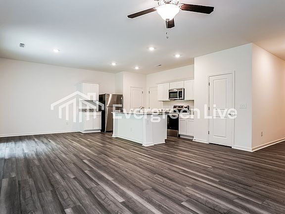 5th image of 128 S Gallaspy Dr