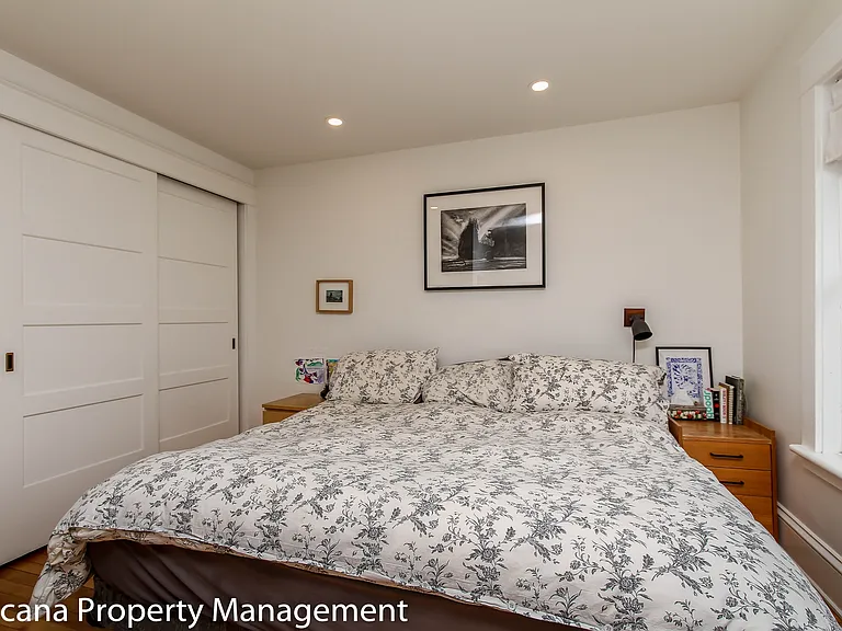 165 Irving Ave — Photo 19