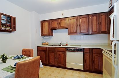 4th image of 18400 Cherry Creek Dr APT 208