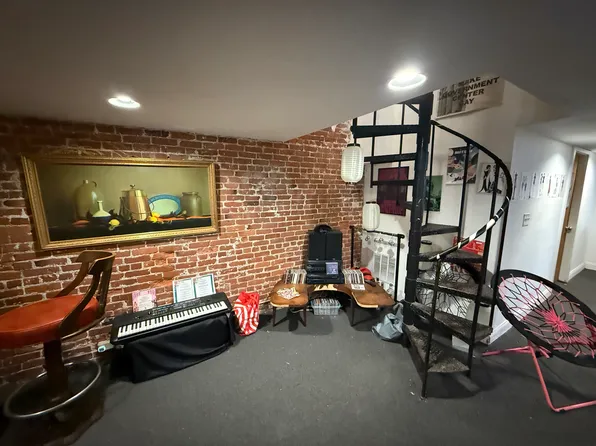 878 Huntington Ave, Boston, MA