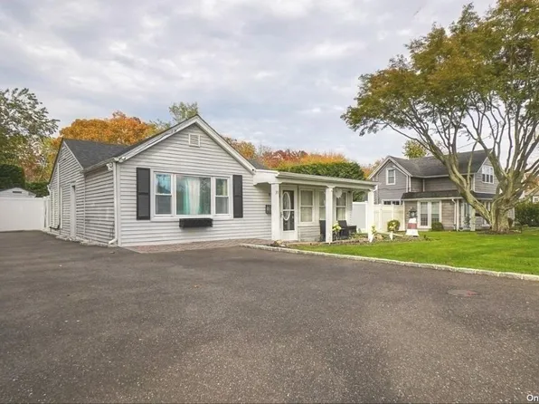 39 Madison Street, Blue Point, NY 11715
