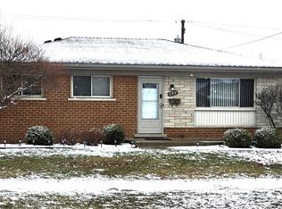 32852 Eiffel Ave, Warren, MI 48088