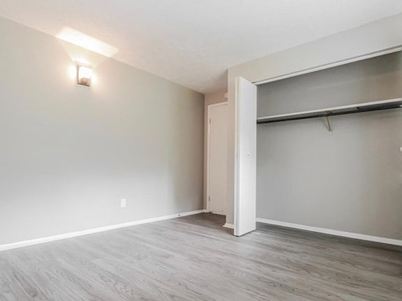 5th image of 1379 Robin Hill Dr #A