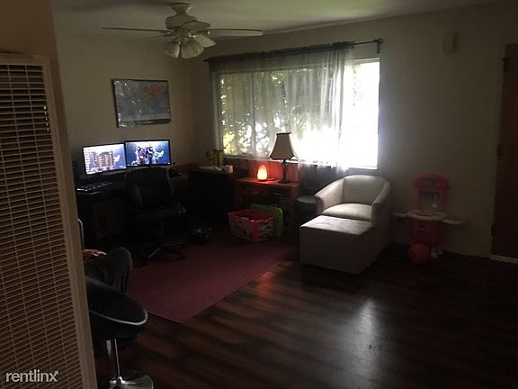 2nd image of 1630 Menlo Ave