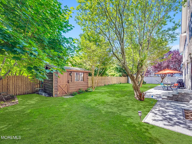 402 Morgan Pkwy — Photo 6