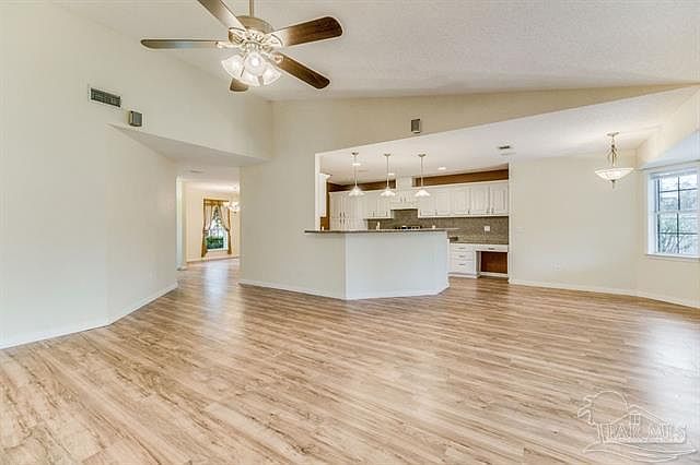 1st image of 1249 Mazurek Blvd