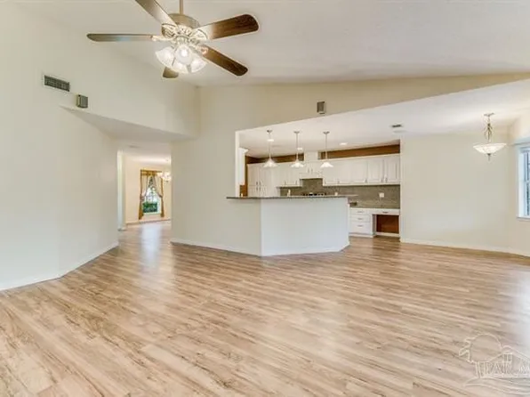 1249 Mazurek Blvd, Pensacola, FL 32514