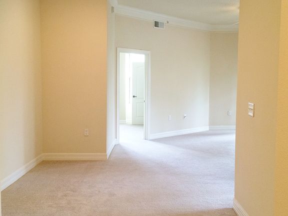 3rd image of 501 Mirasol Cir APT 301