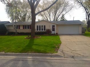 612 Zelas Dr, Green Bay, WI 54311