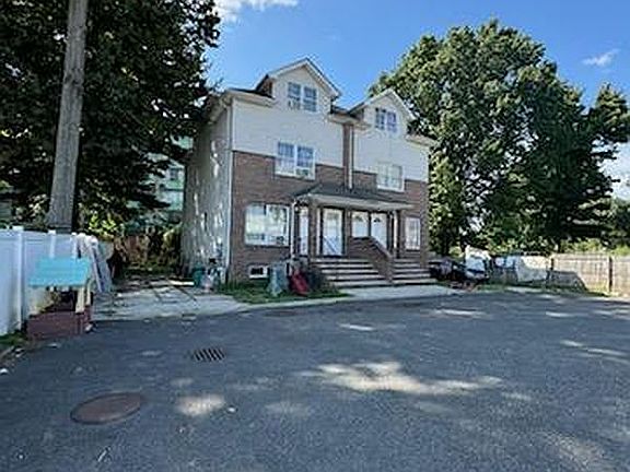 5th image of 366 Union Ave
