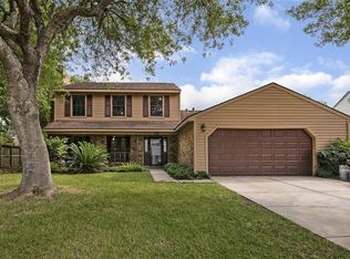 338 Lost Rock Dr, Webster, TX 77598