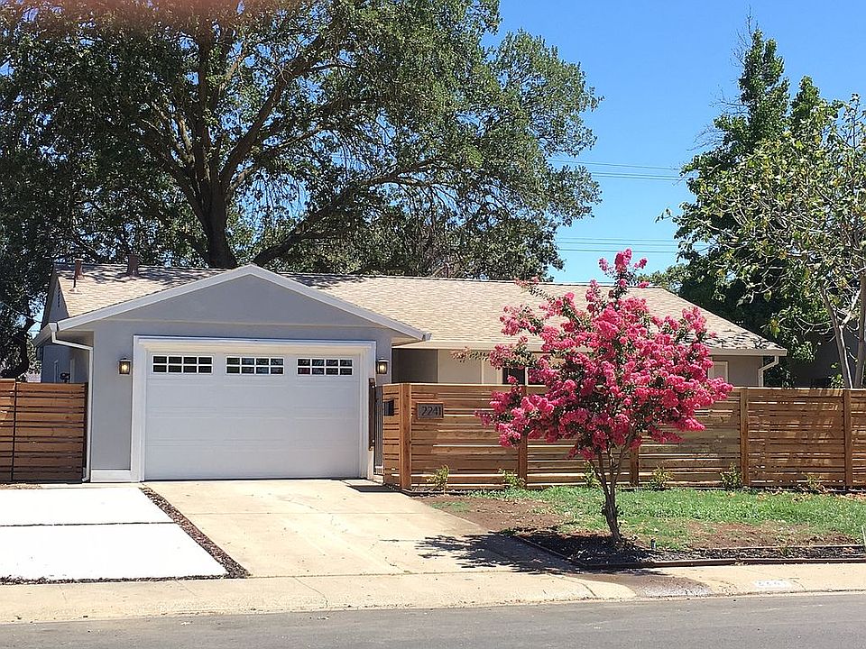 1st image of 2241 Forestlake Dr