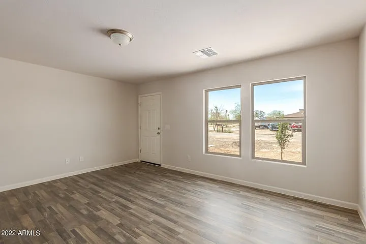4025 N Montgomery Cir — Photo 16