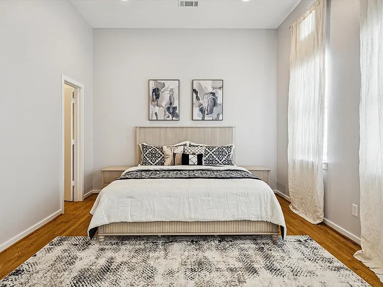 2404 Fairview Ave #C — Photo 6