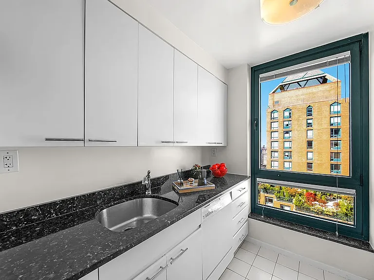 1 Irving Pl #G26D — Photo 16
