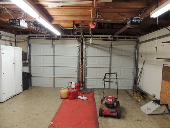 3rd image of 736 Willowick Dr