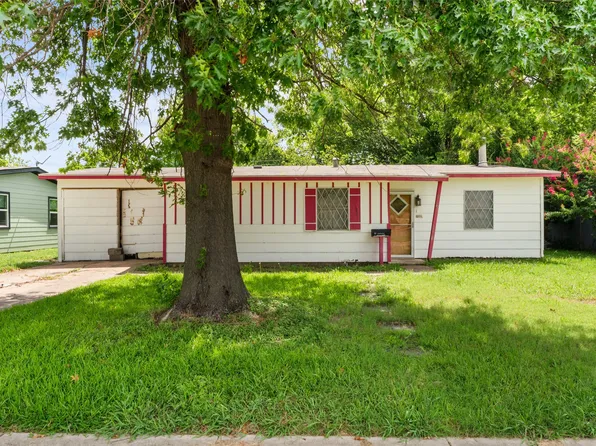 916 Wilkinson Dr, Mesquite, TX 75149