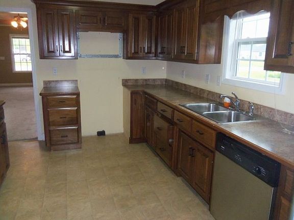 5th image of 1400 San Bernardino Way