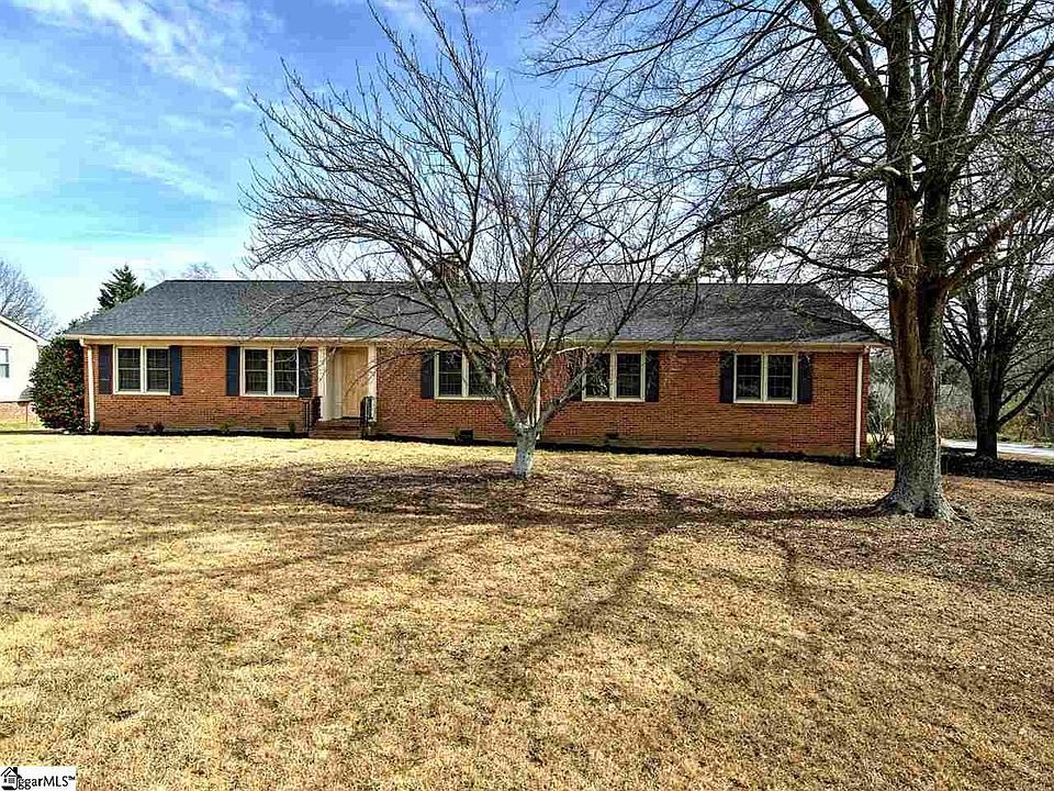 1st image of 117 Yorkshire Dr