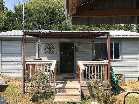 3rd image of 221 Scenic Dr
