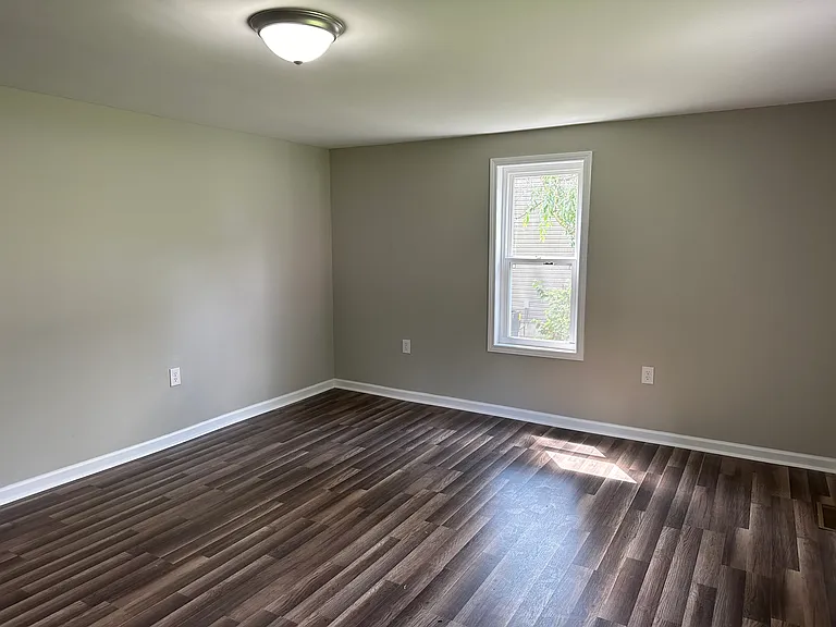 507 Gentry St — Photo 6