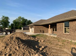 133 Park St, New Bloomfield, MO 65063
