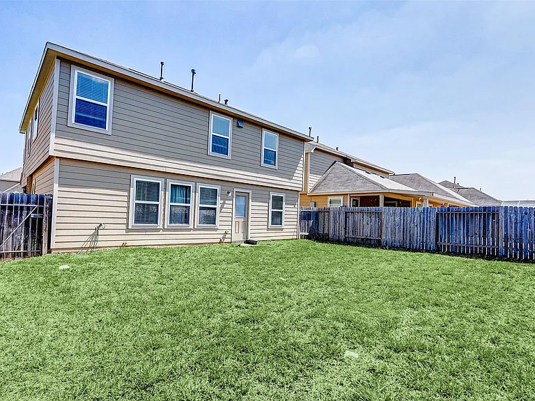 21219 Fox Hillside Way — Photo 39
