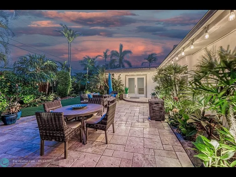 257 Allenwood Dr — Photo 3