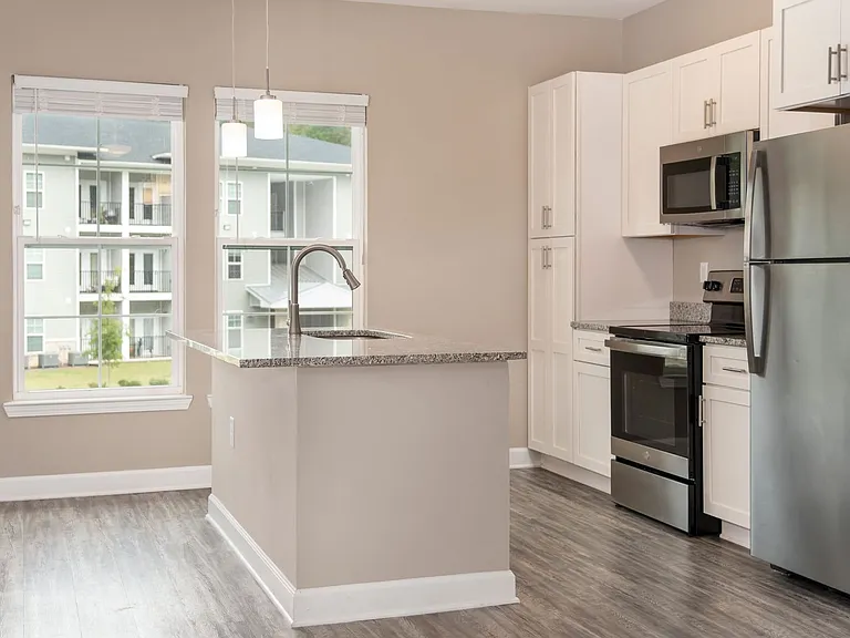 Richmond Place Luxury Apartments — Photo 38