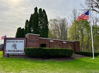 111 Fox Hound Dr, Grand Blanc, MI 48439