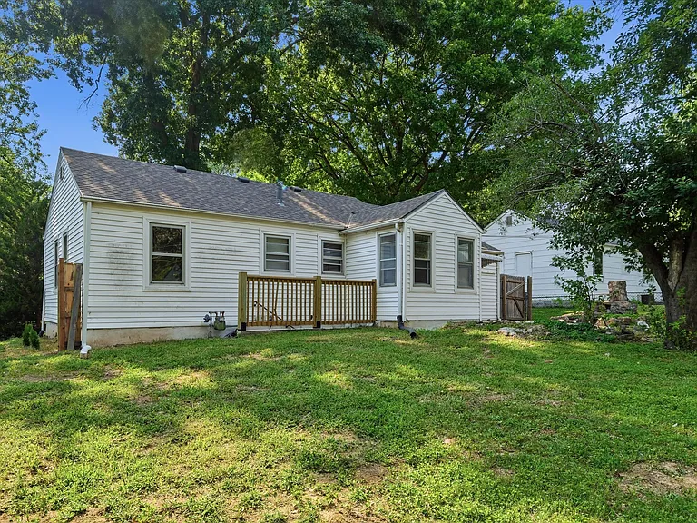 7725 Robinson St — Photo 27