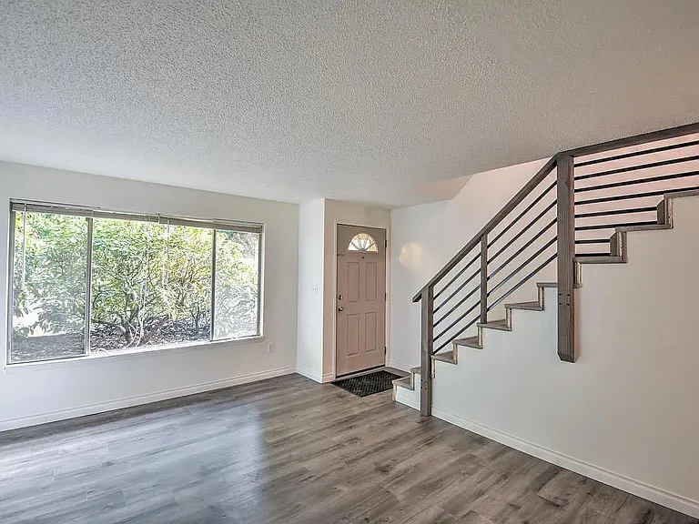 4803.5 Brech St SE — Photo 5