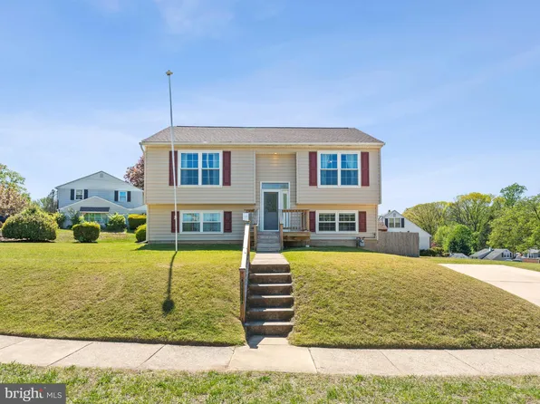 237 Robin Hood Ln, Aston, PA 19014