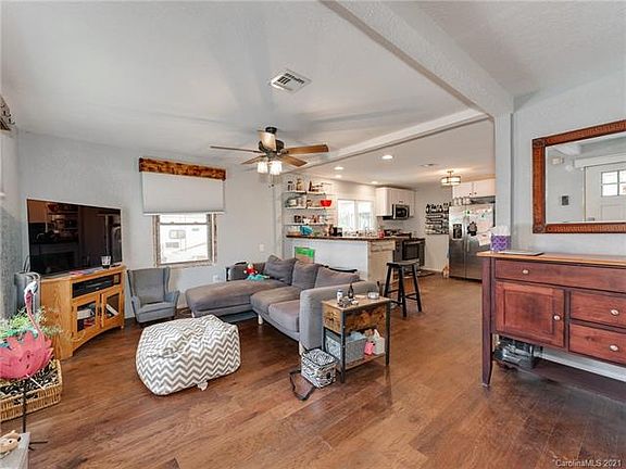 2nd image of 1101 Belwood Lawndale Rd
