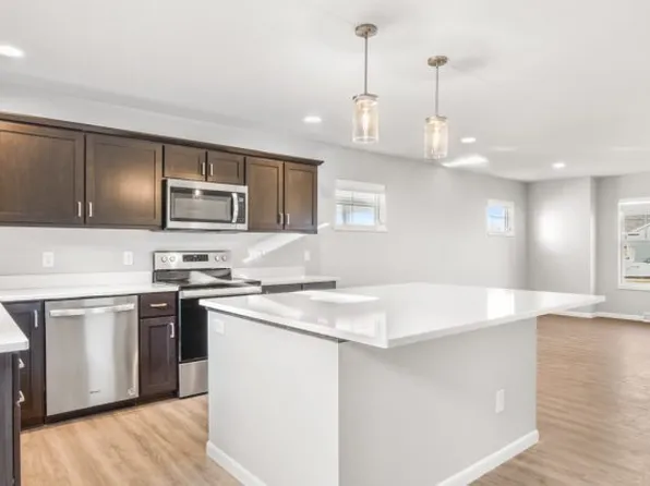 655 Hillcrest Dr, Waunakee, WI 53597