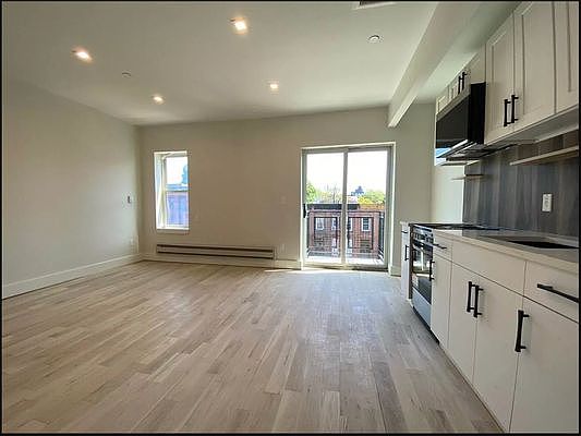 2nd image of 215 Macon St #4L