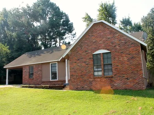 6033 Lawnhill Dr, Memphis, TN 38135